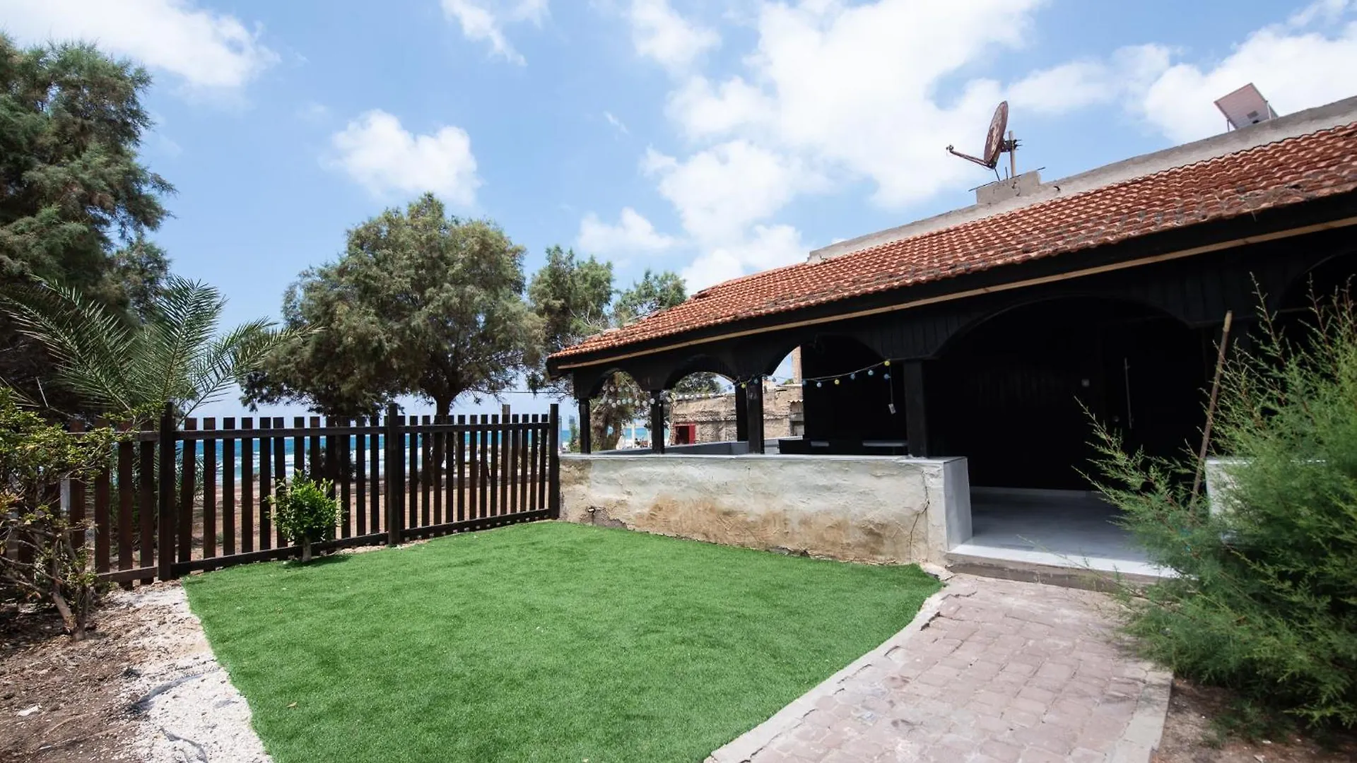 Apartmán Port City - Beach Front Haven - 2 Bdrms W Garden Haifa Izrael