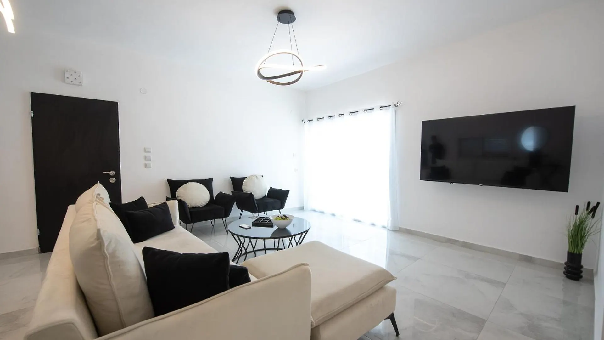 Port City - Beach Front Haven - 2 Bdrms W Garden Haifa